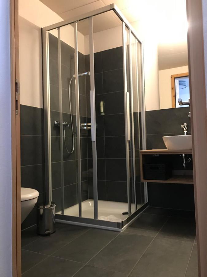 Berghotel Mettmen Schwanden  外观 照片