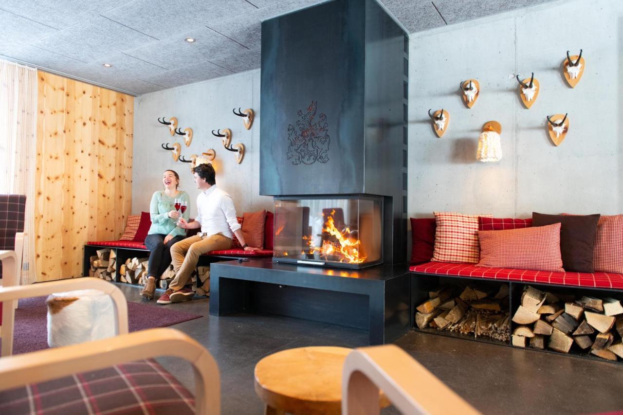 Berghotel Mettmen Schwanden  外观 照片